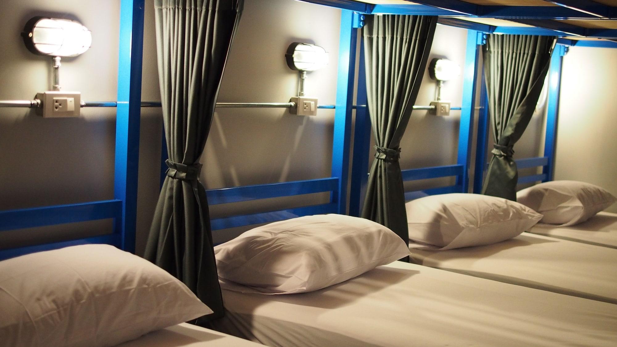 Loftel Station Hostel Bangkok Eksteriør billede